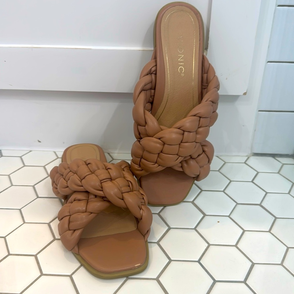 Vionic taupe sandal.